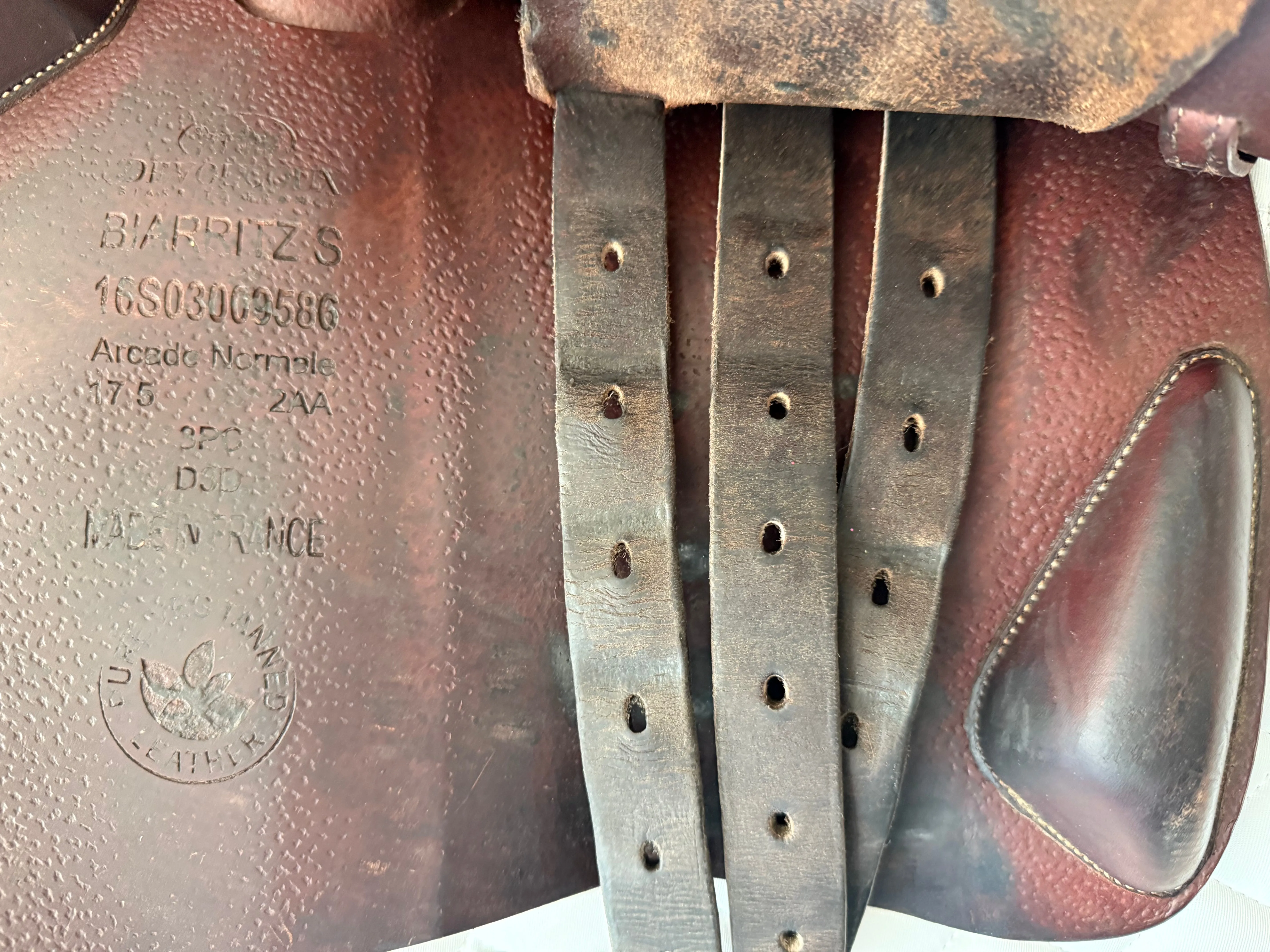 17.5 - 2016 Devoucoux Biarritz S, 2AA Flap, 4.5” Dot to Dot