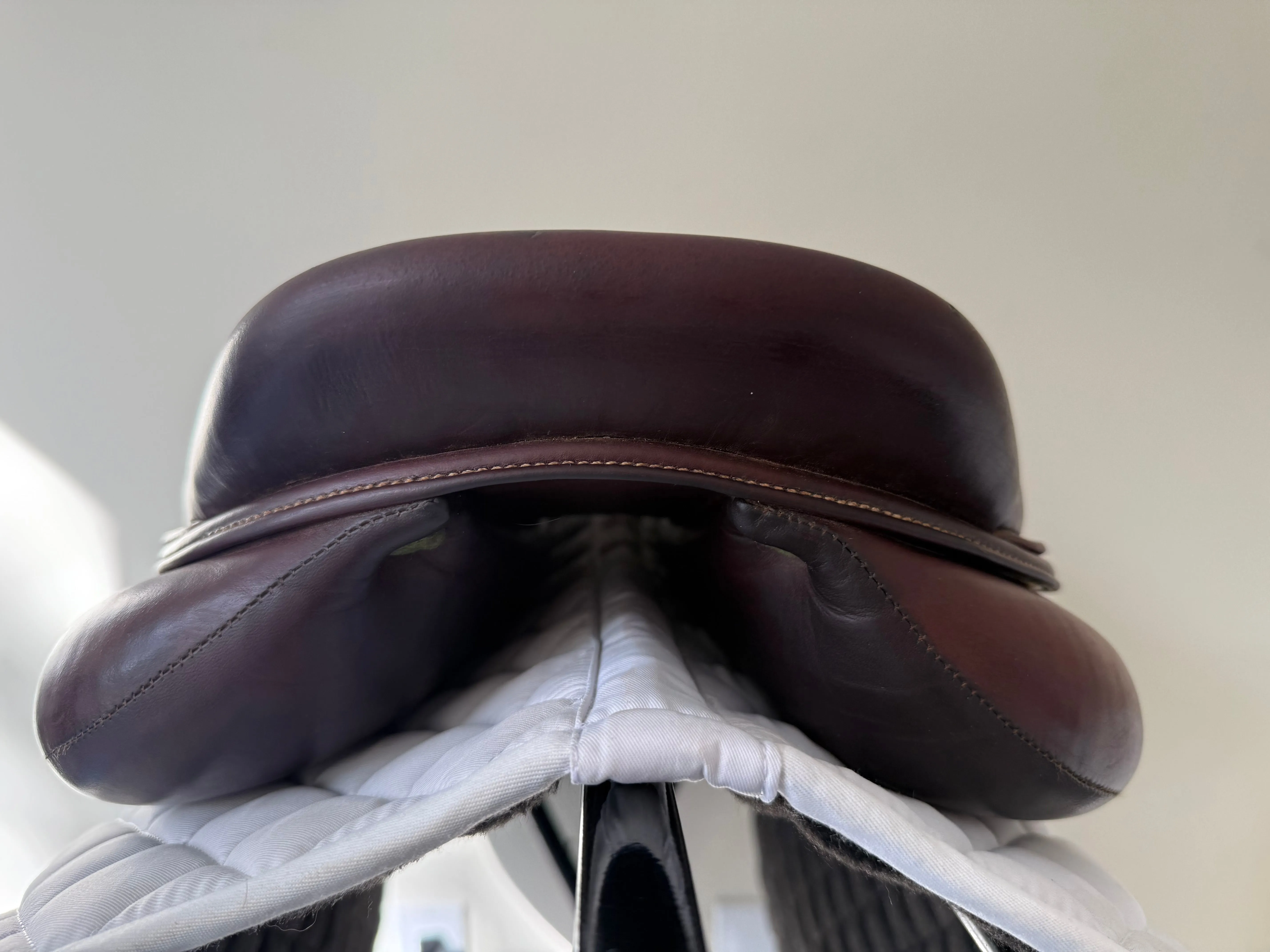 17.5 - 2016 Devoucoux Biarritz S, 2AA Flap, 4.5” Dot to Dot