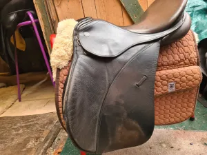 17" Kieffer GP Black saddle med fit