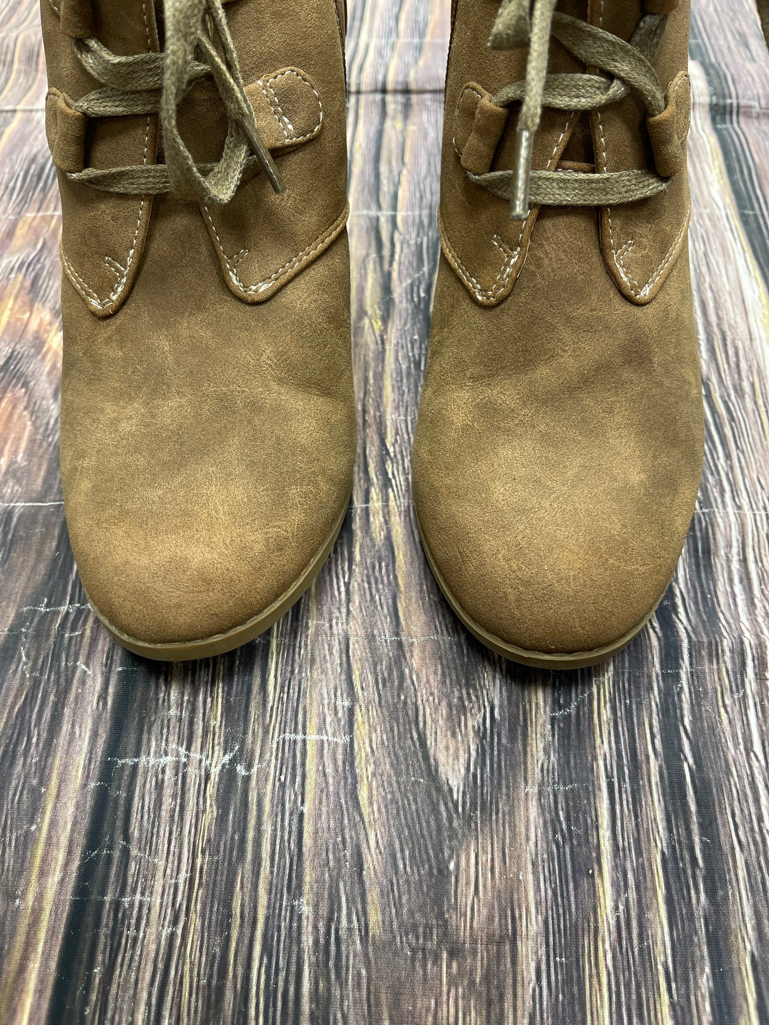 Boots Ankle Heels By Clothes Mentor  Size: 6.5