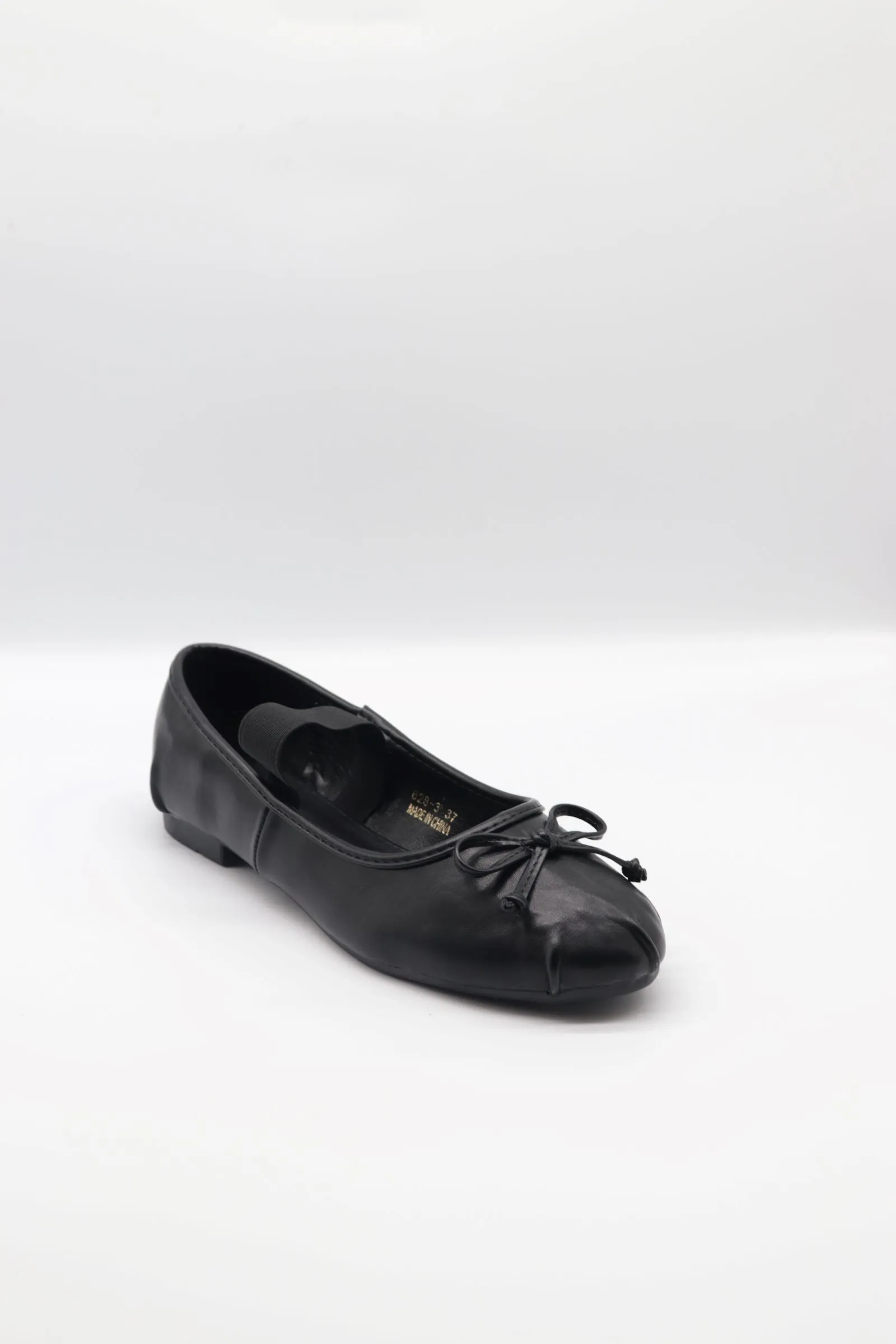 FLAT SHOE