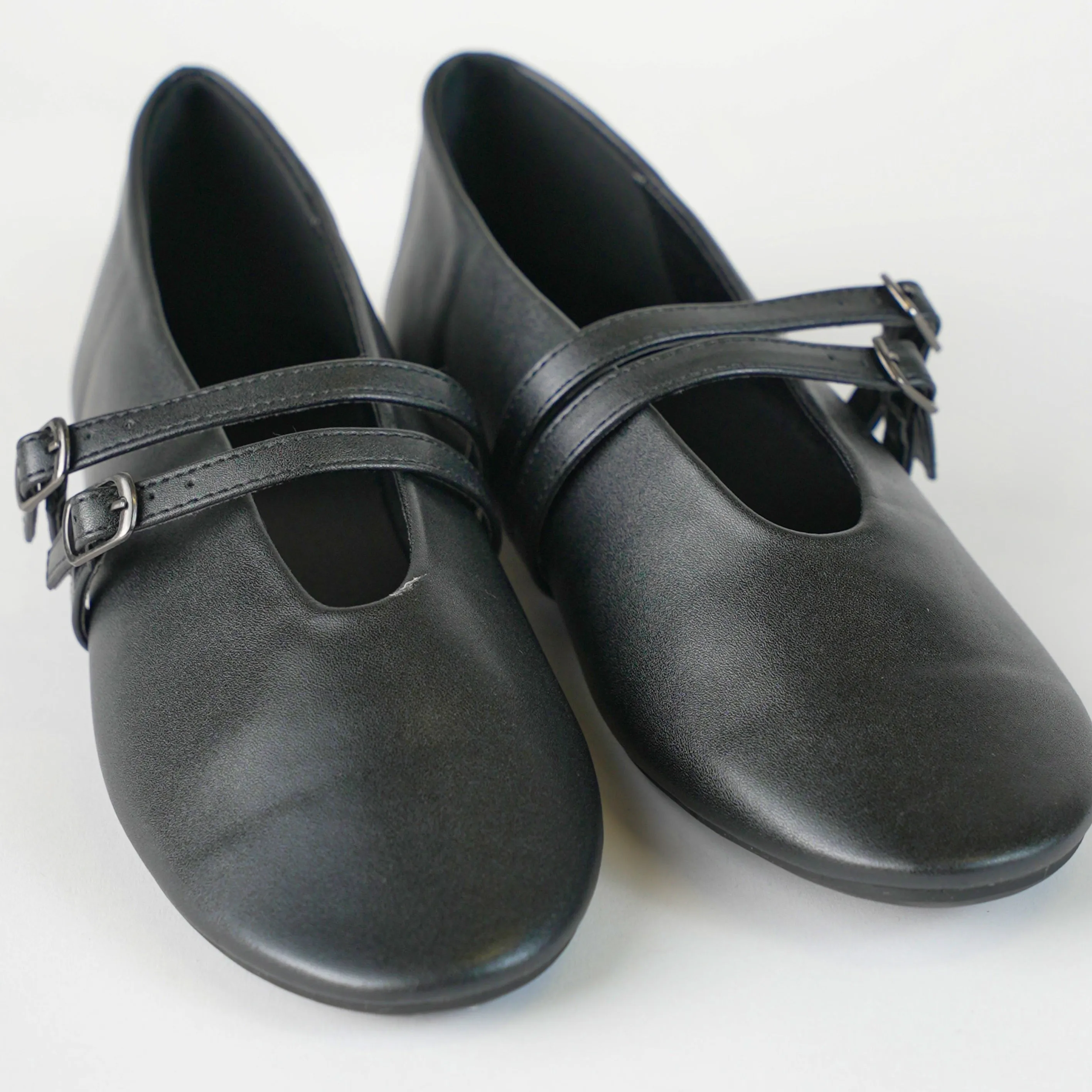 FLAT SHOE
