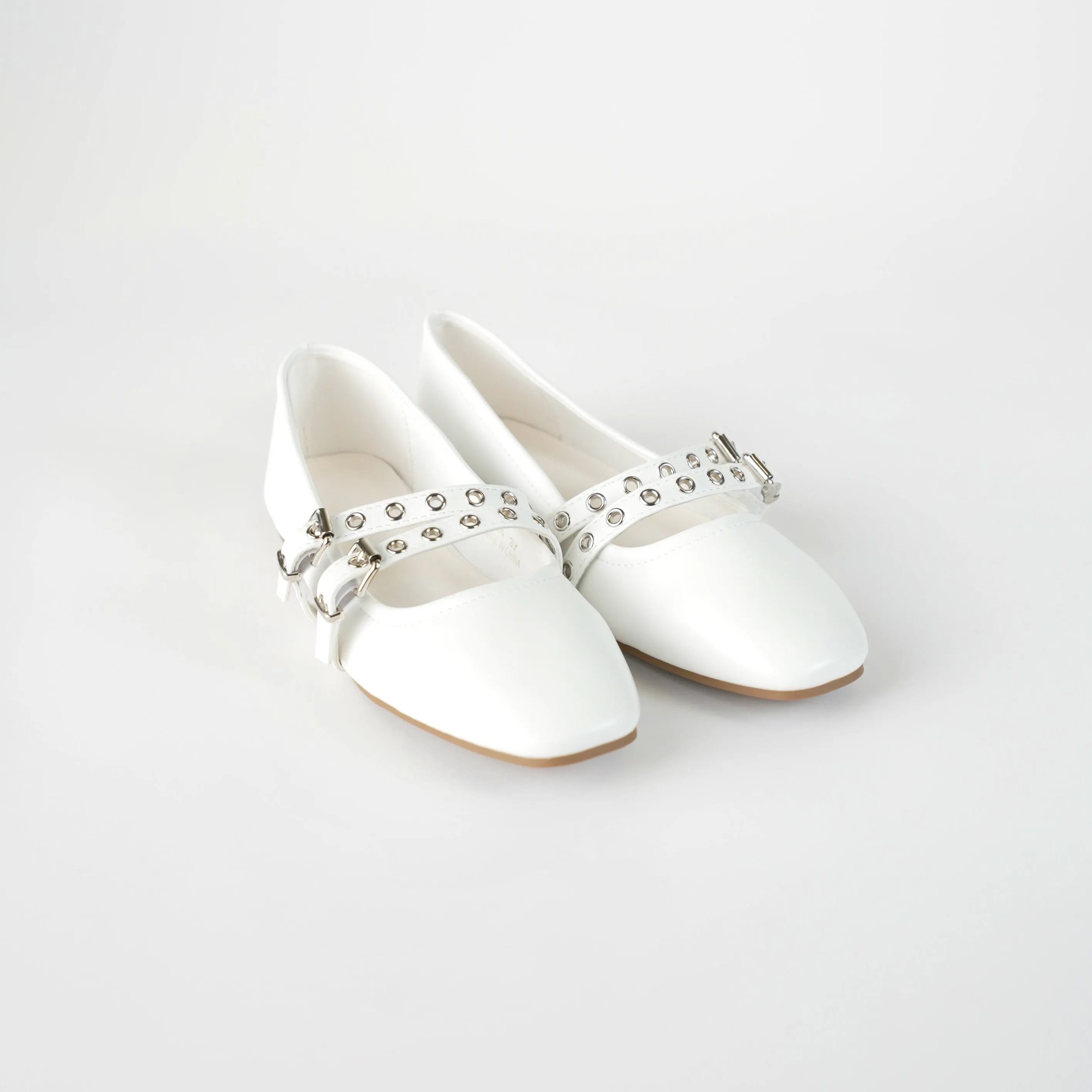 FLAT SHOE