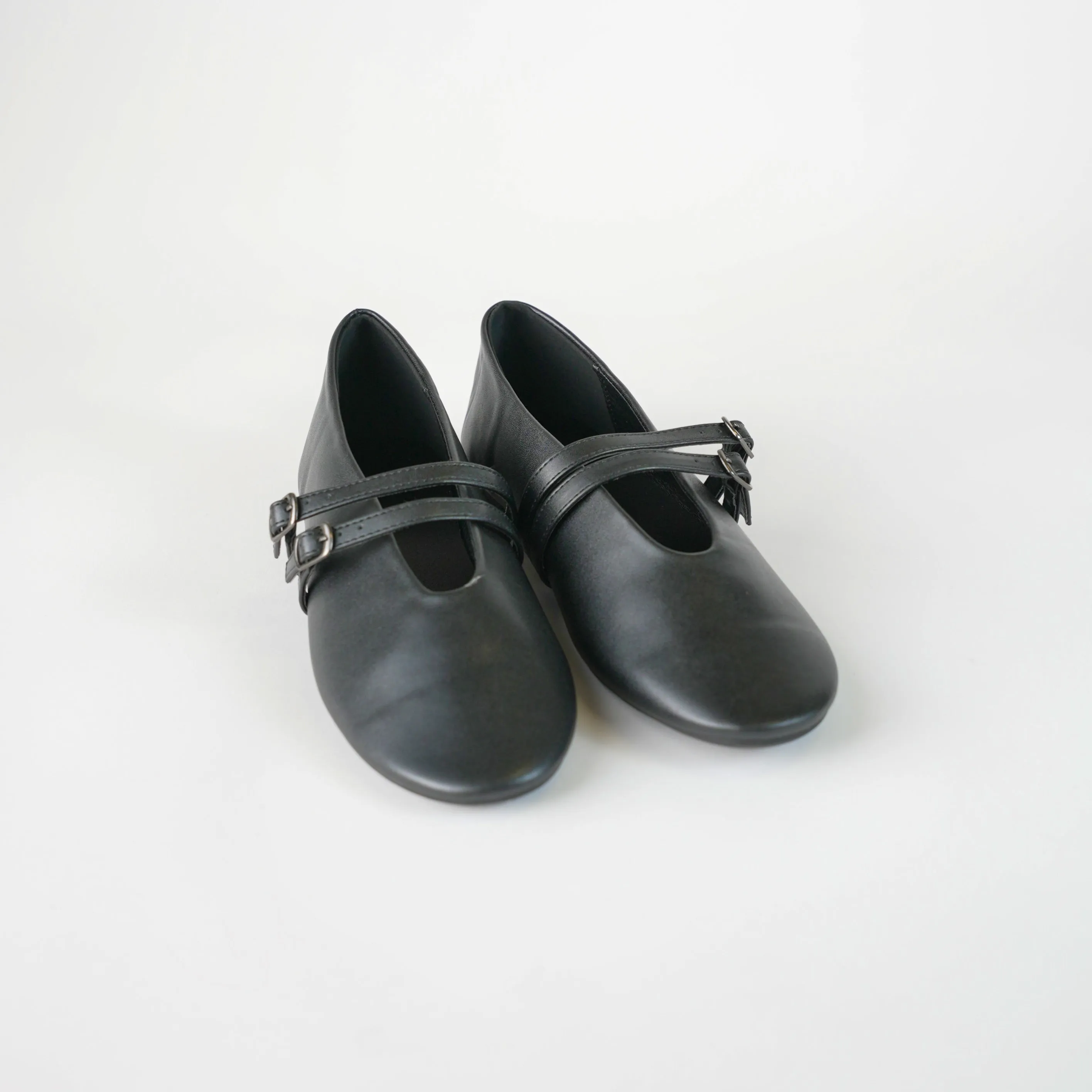 FLAT SHOE
