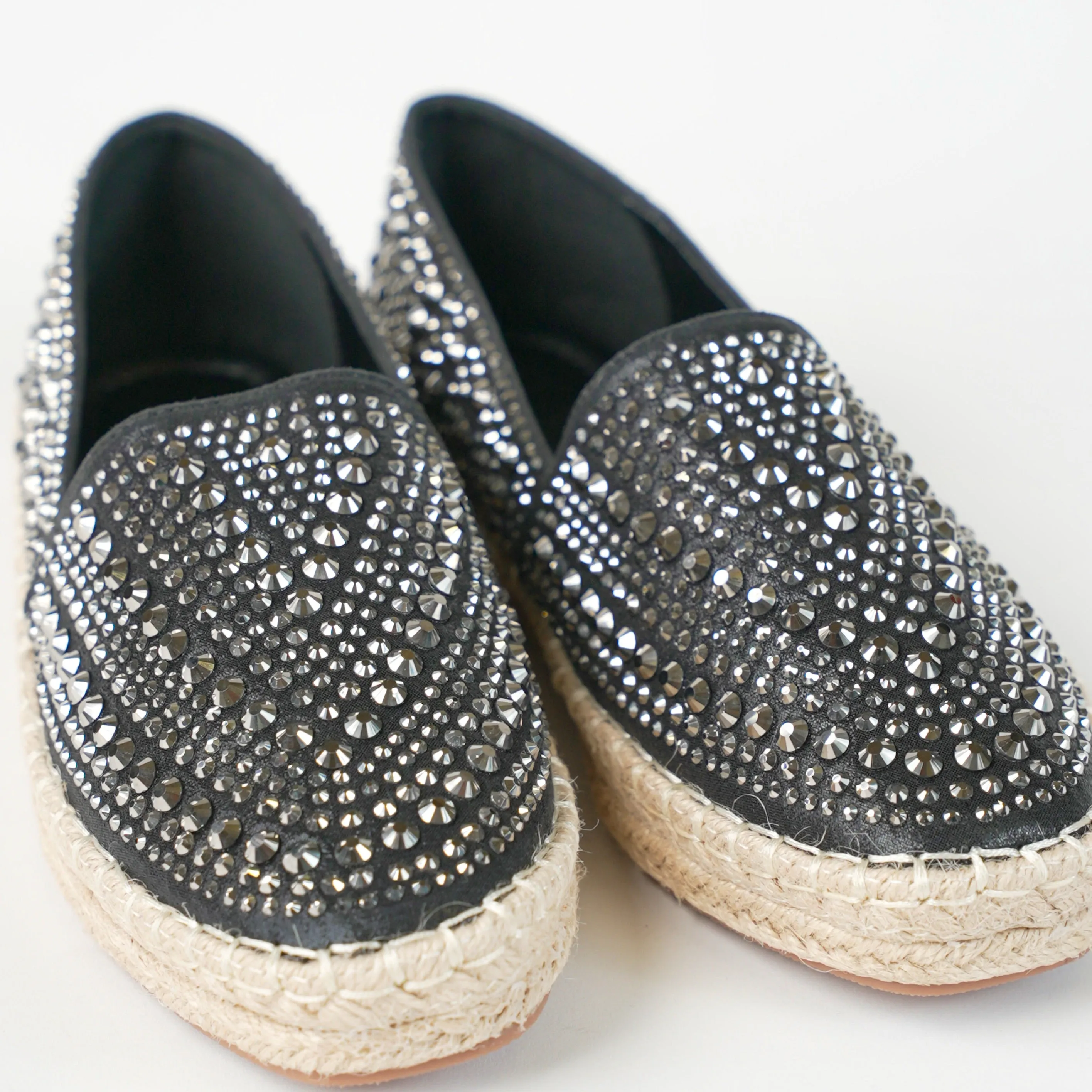 Flat shoe