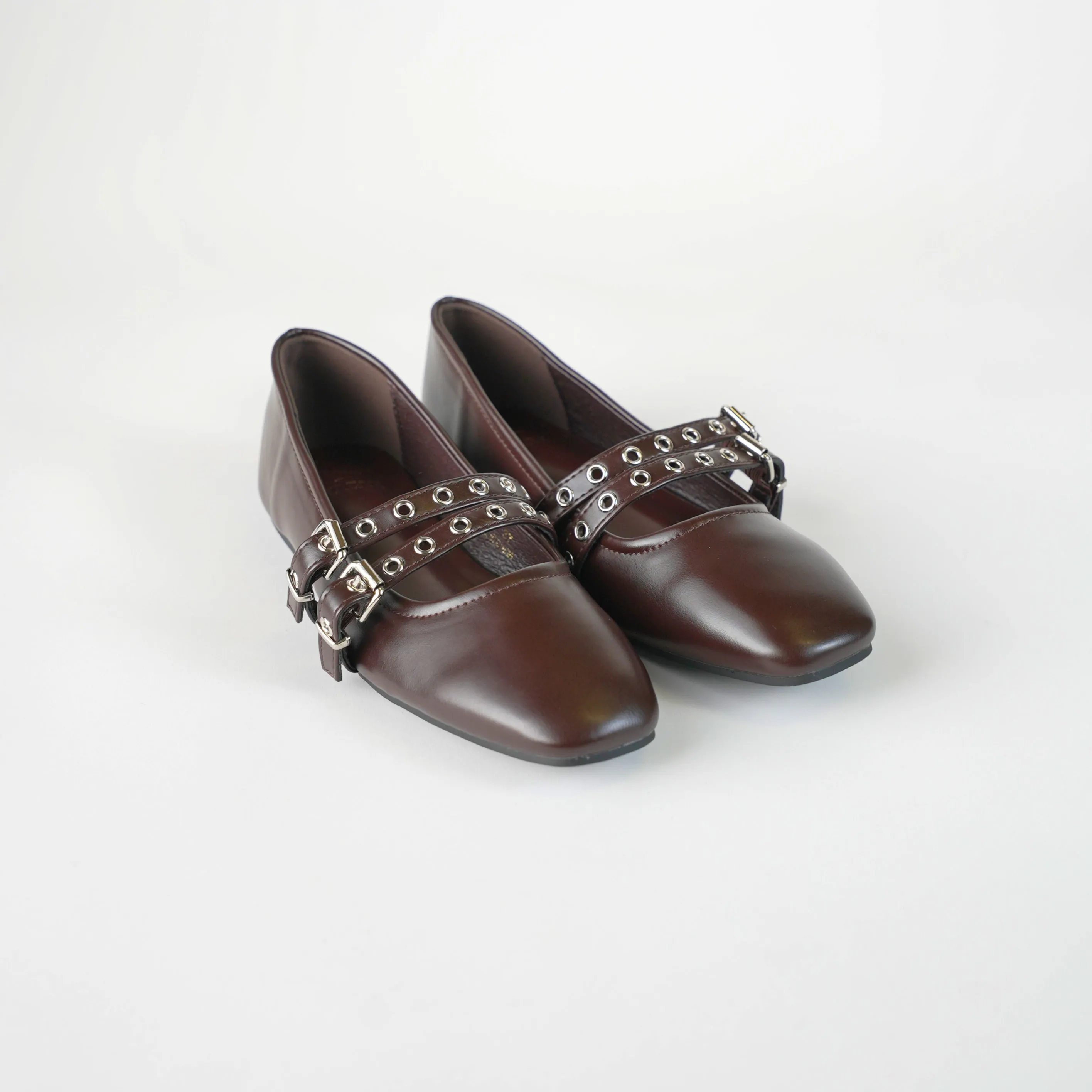 FLAT SHOE