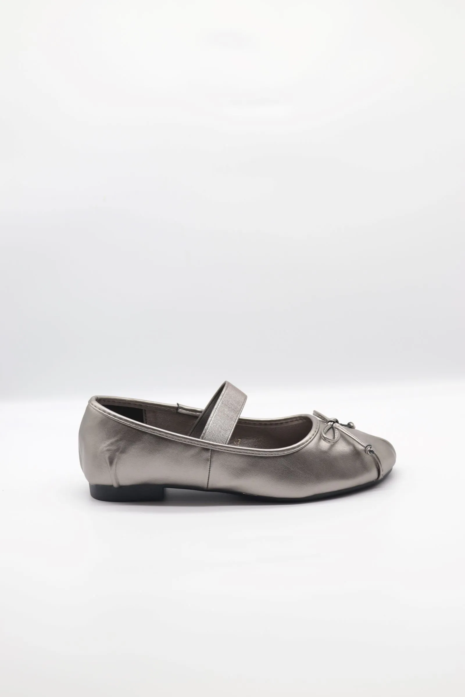 FLAT SHOE