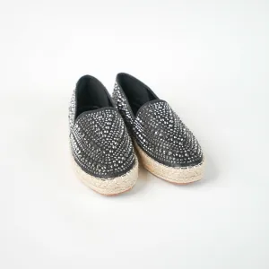 Flat shoe