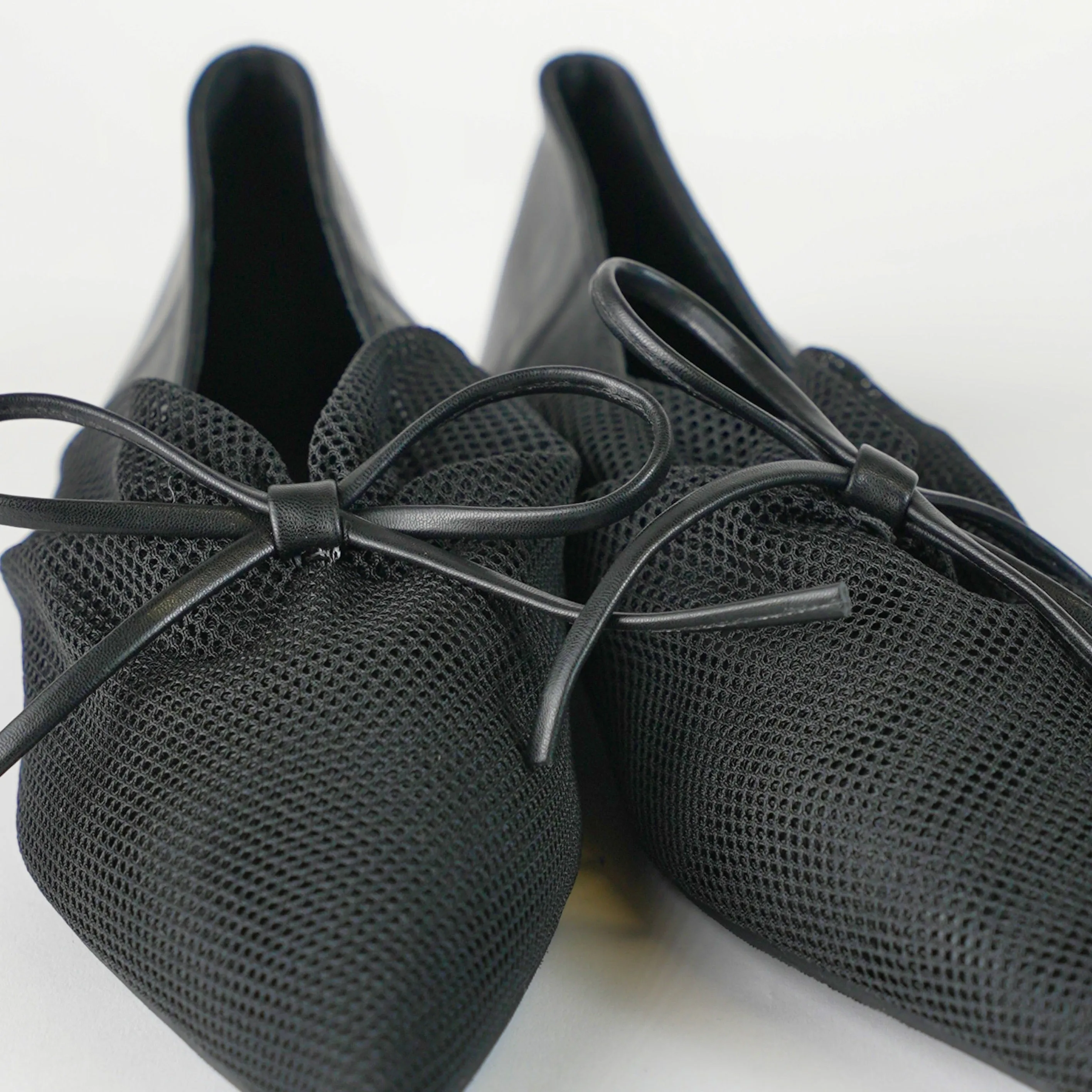 FLAT SHOE