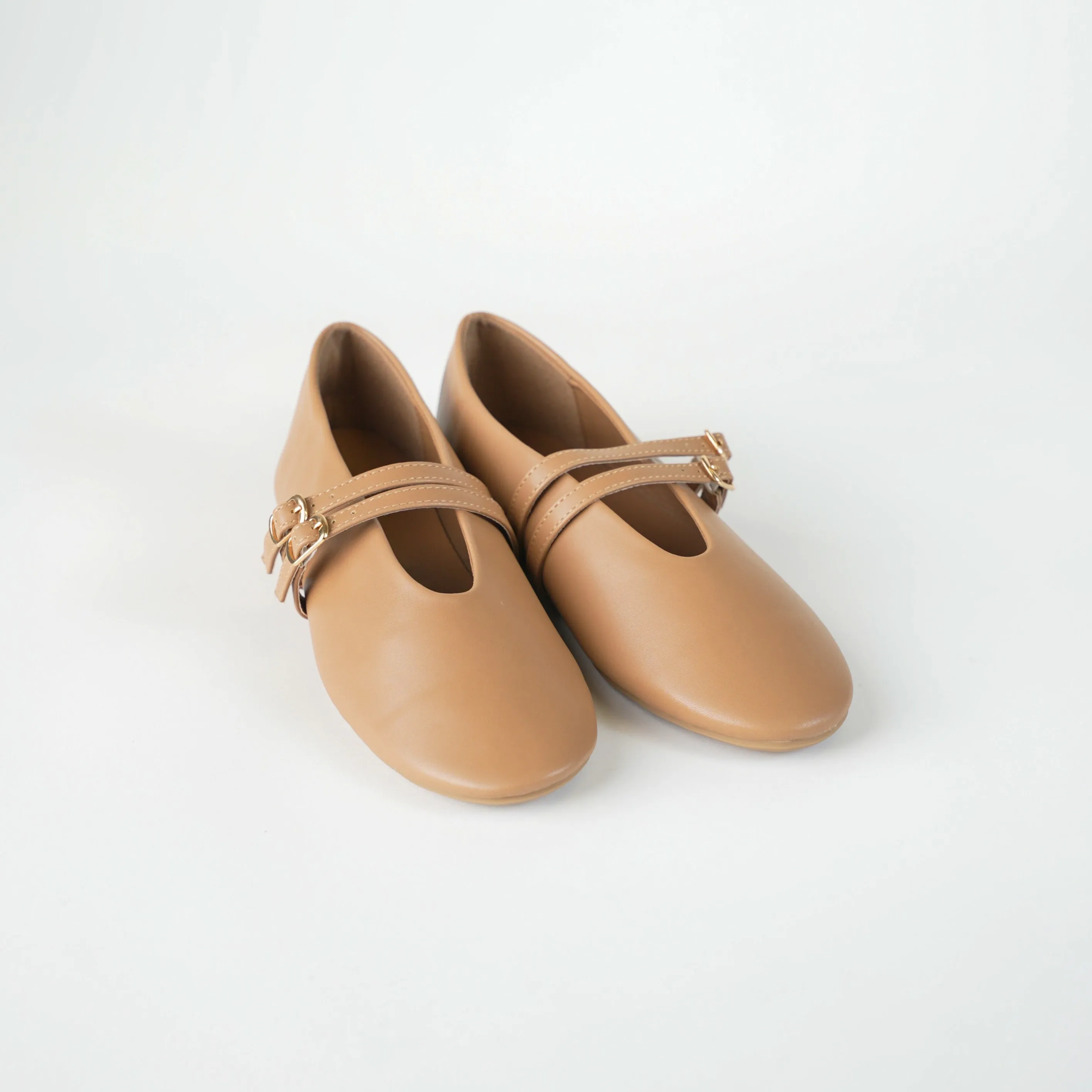 FLAT SHOE