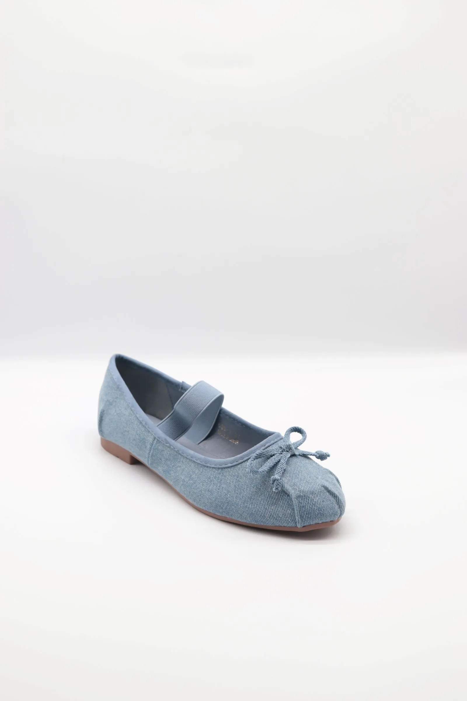 FLAT SHOE