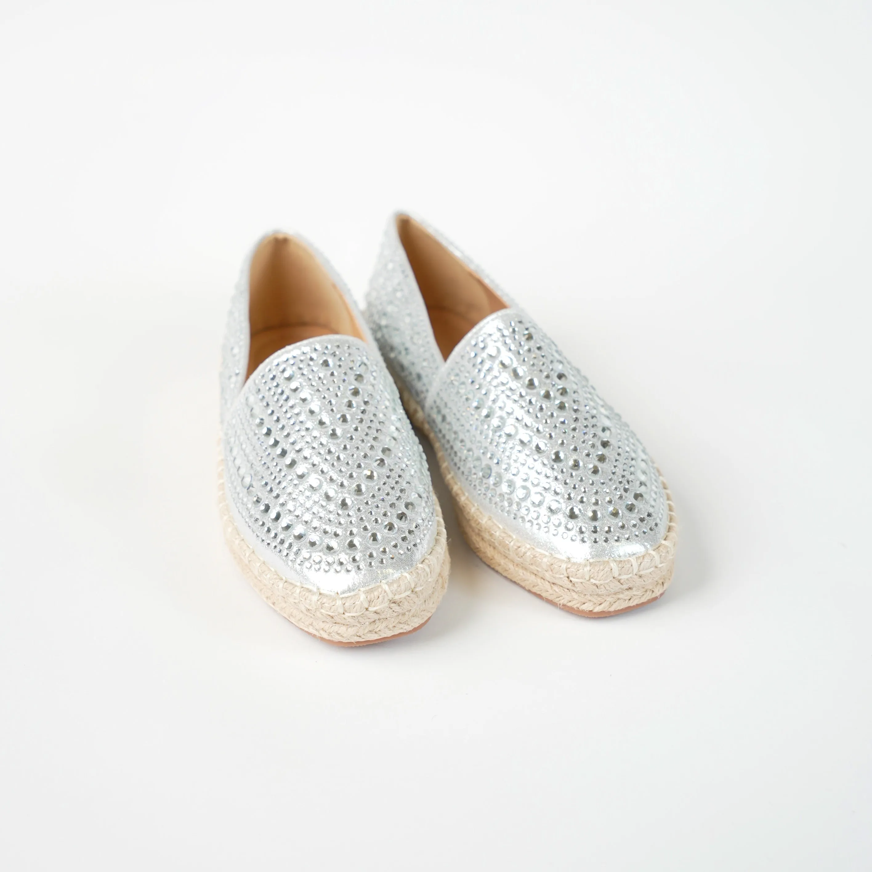 Flat shoe