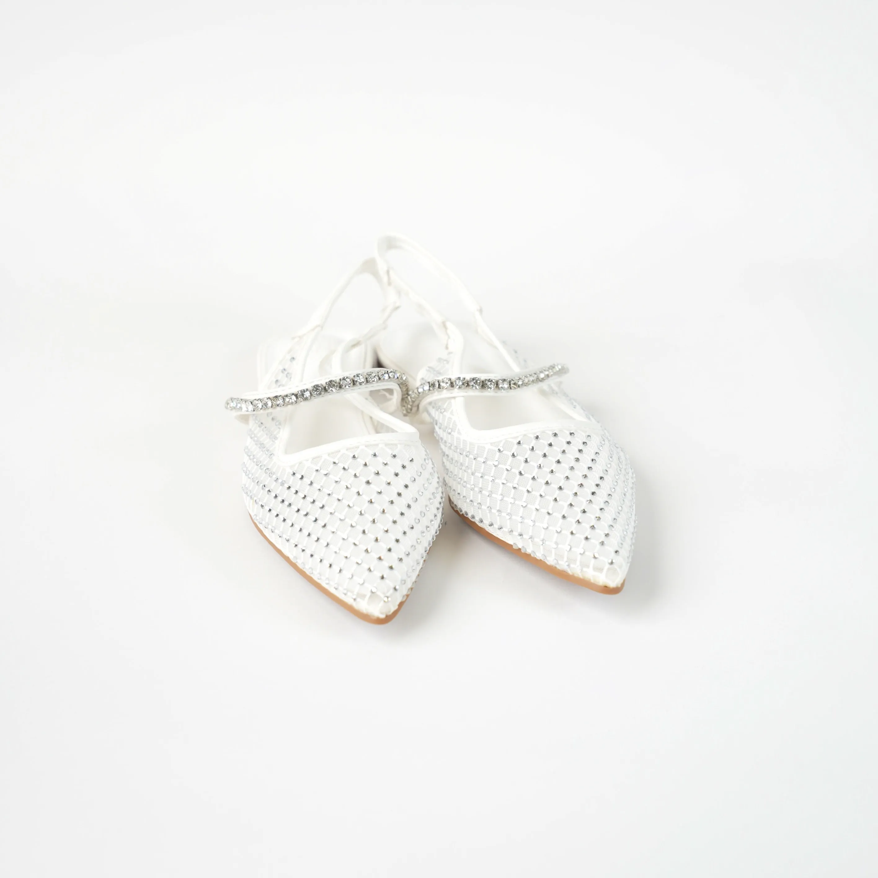 Flat shoe