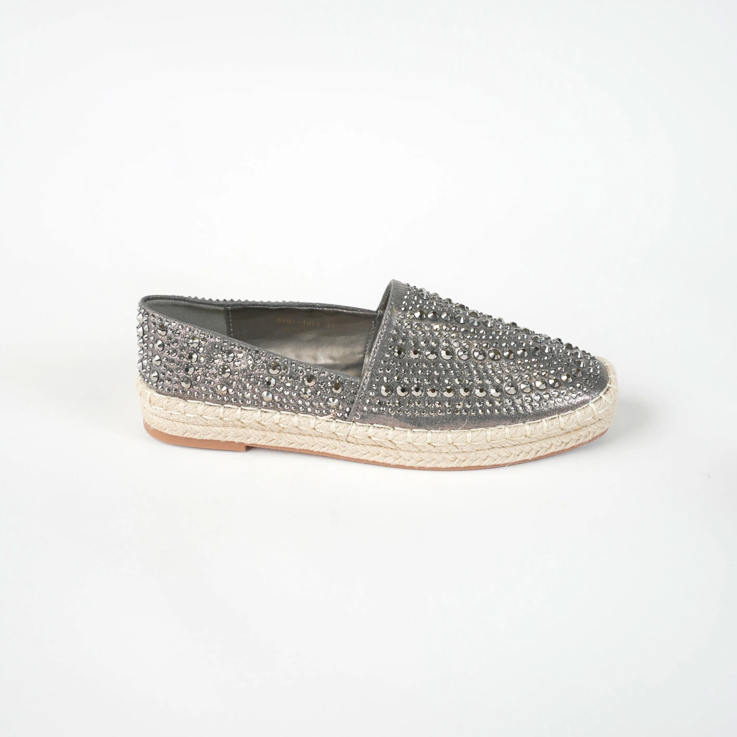 Flat shoe