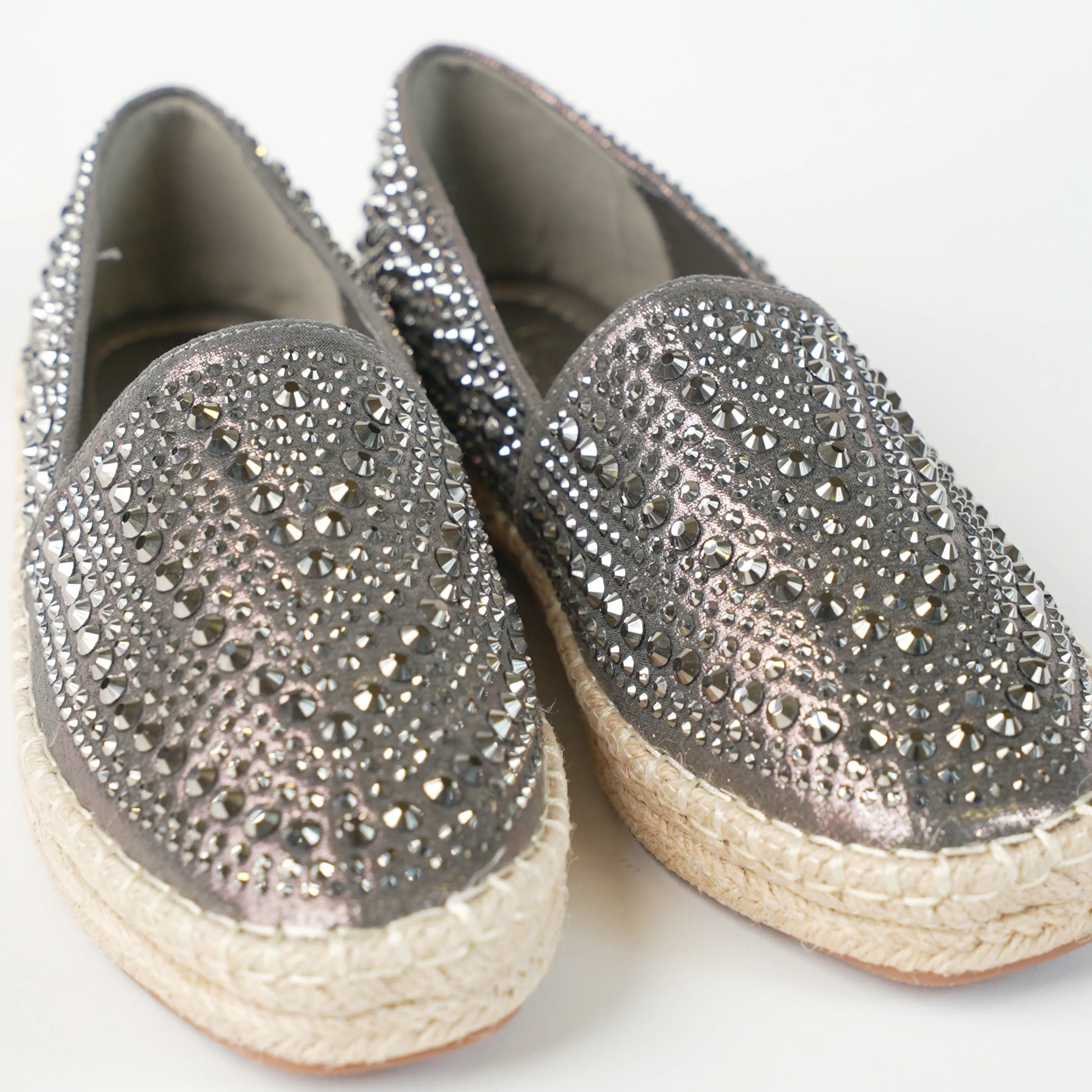 Flat shoe