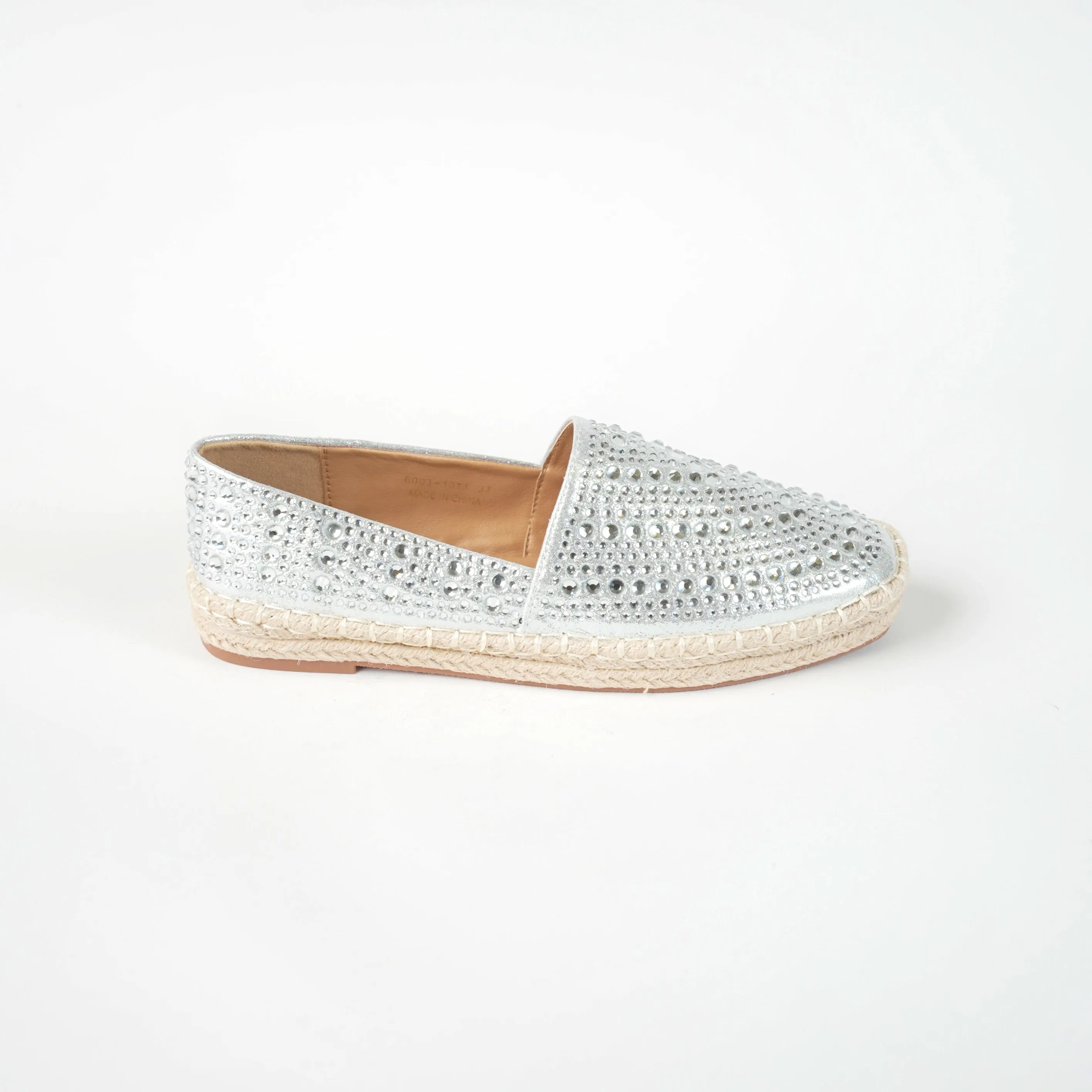 Flat shoe