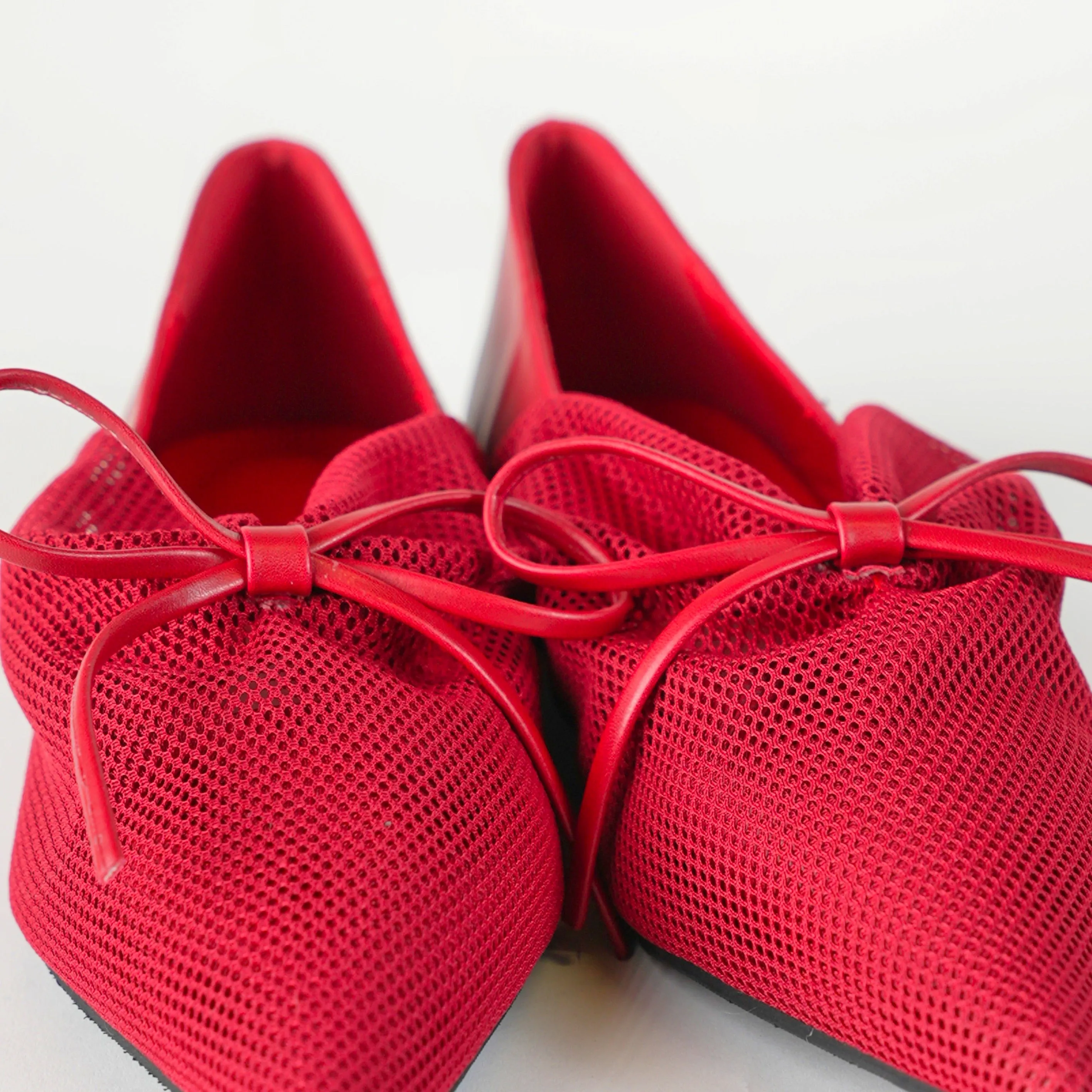 FLAT SHOE