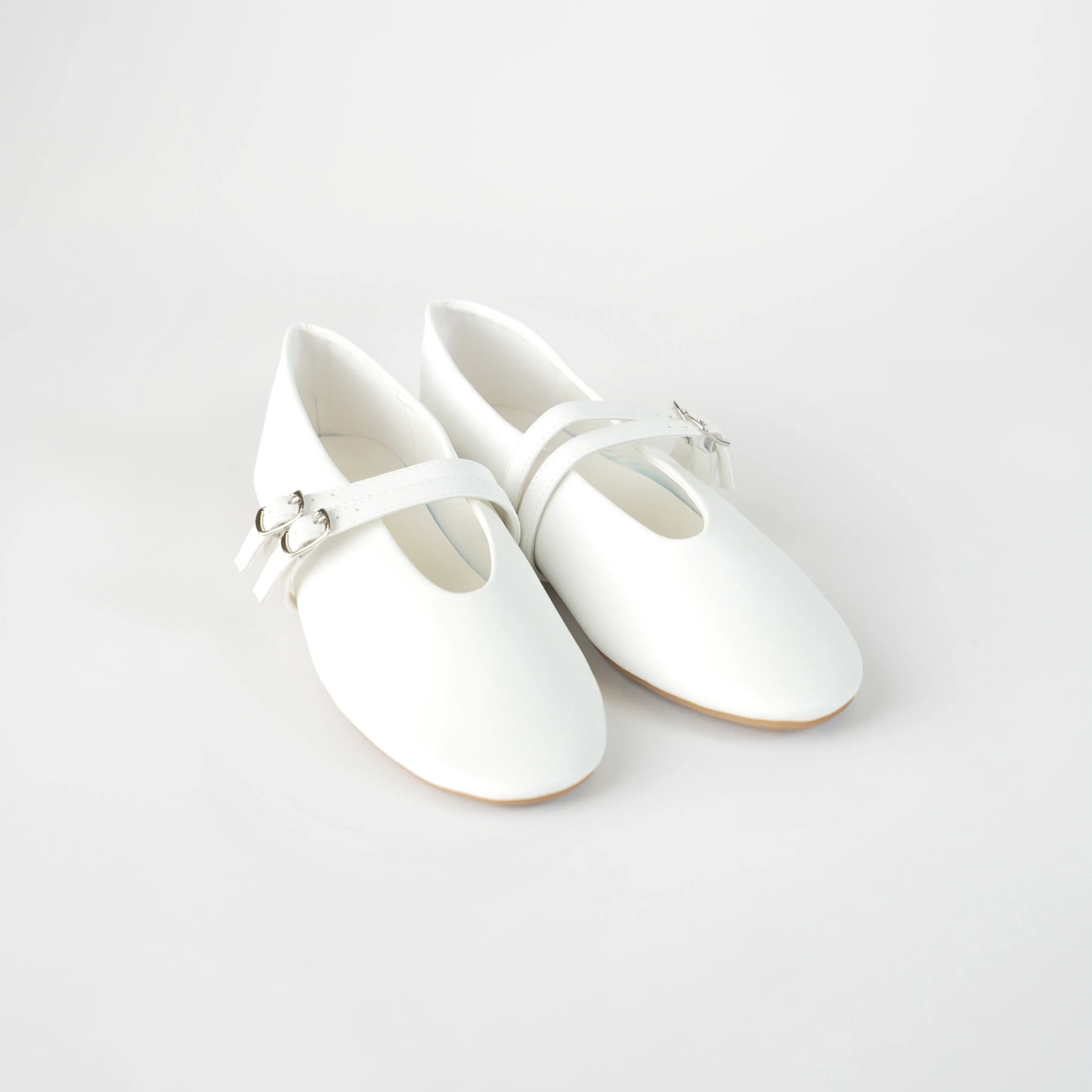 FLAT SHOE