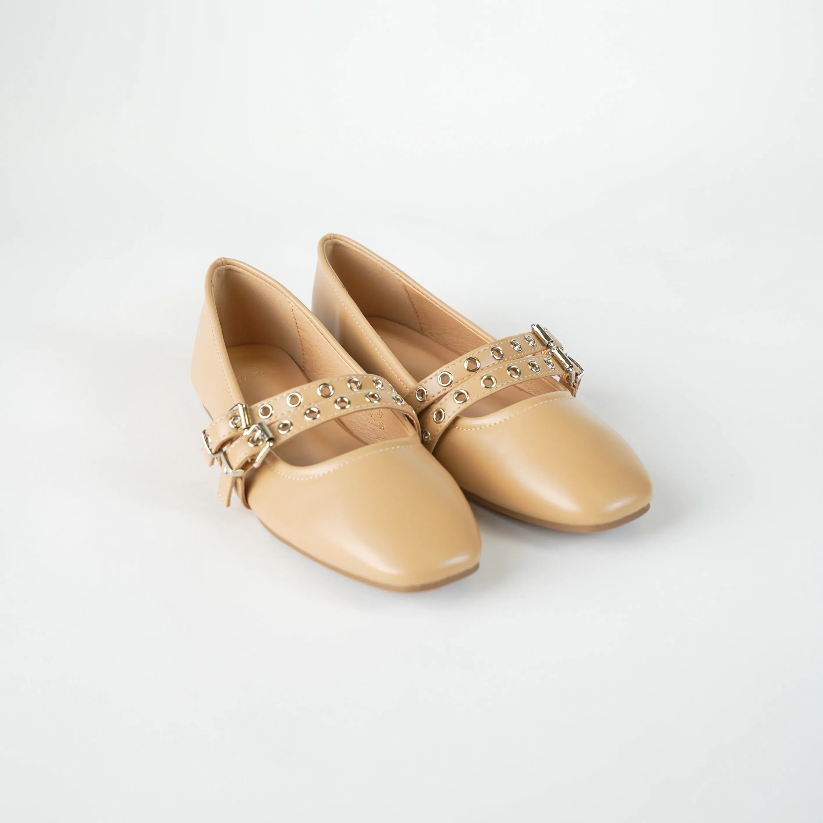 FLAT SHOE