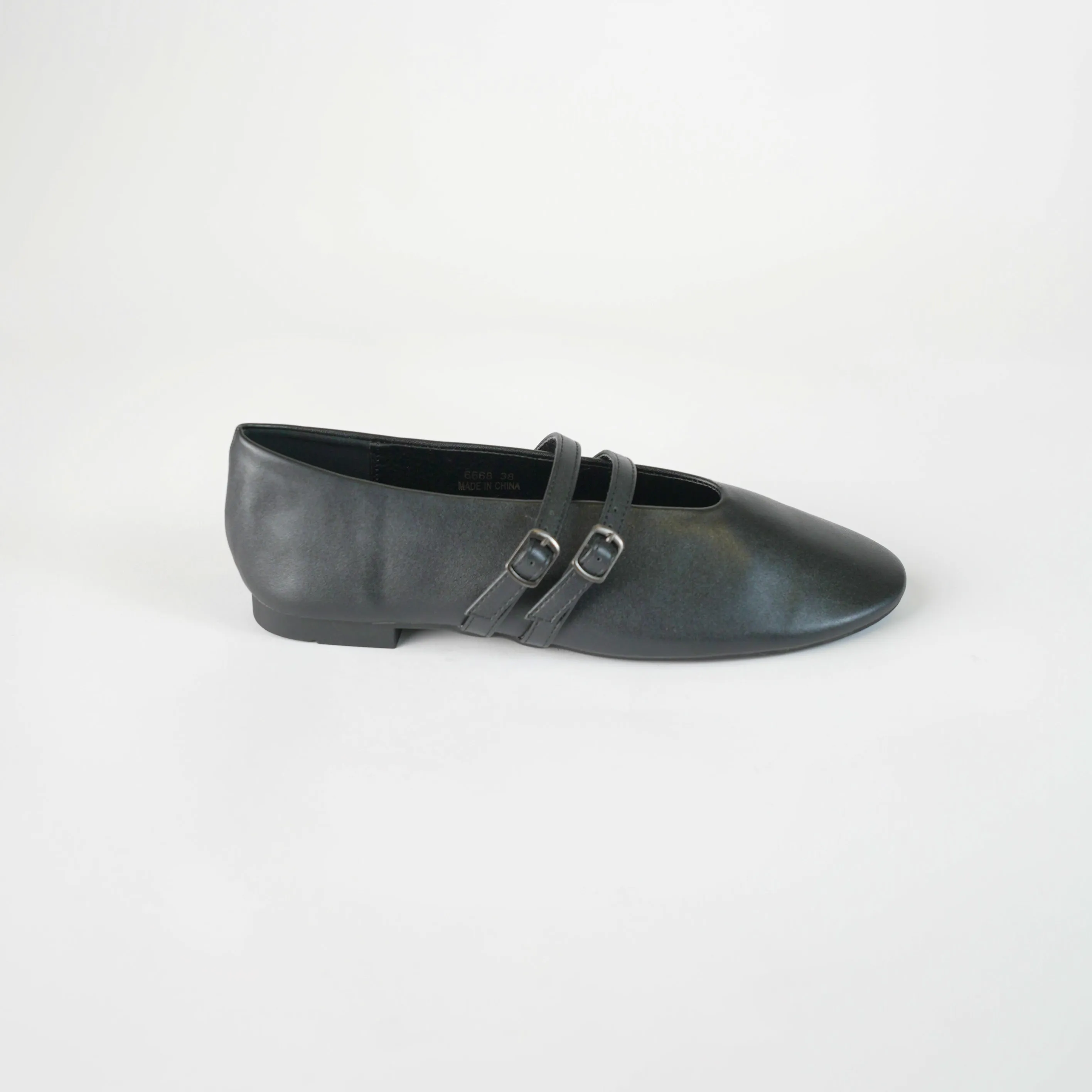 FLAT SHOE