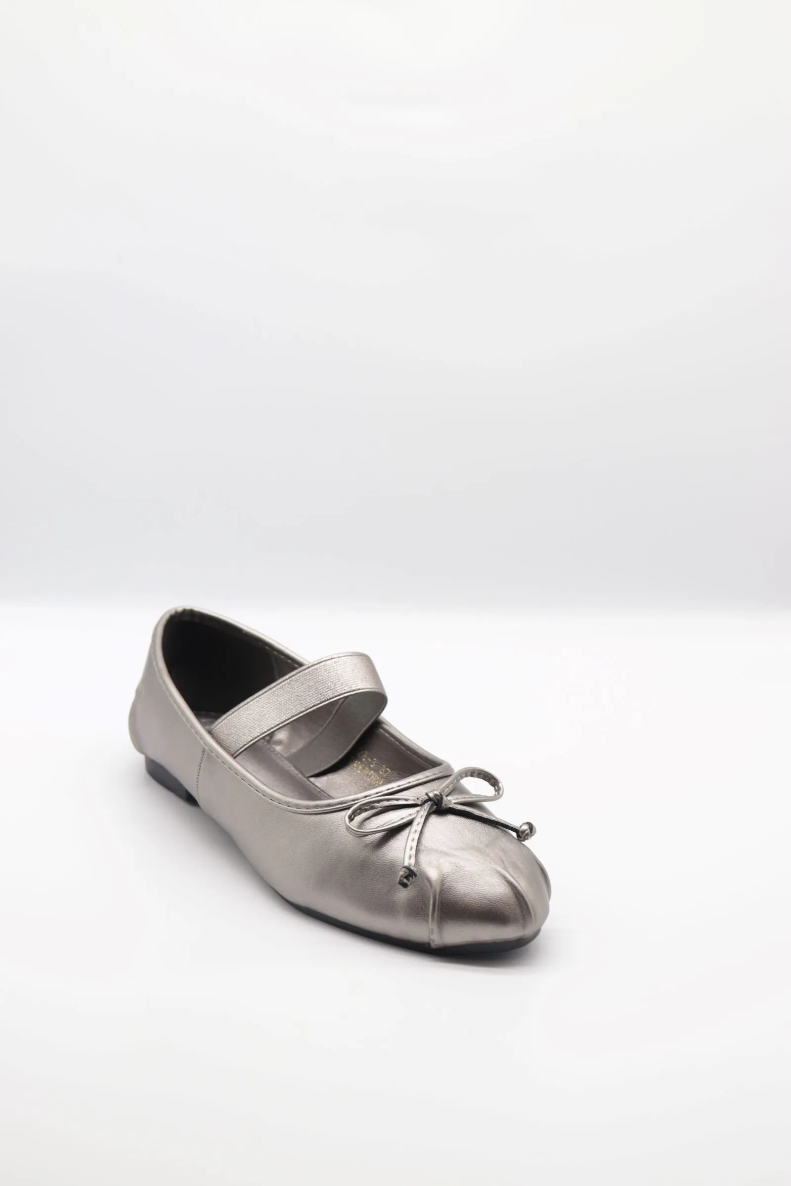 FLAT SHOE
