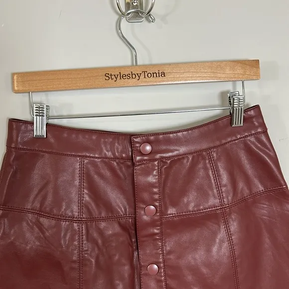FREE PEOPLE Maisie Vegan Mini Skirt in Double Dare Burgundy Snap Front Sz 10 NEW