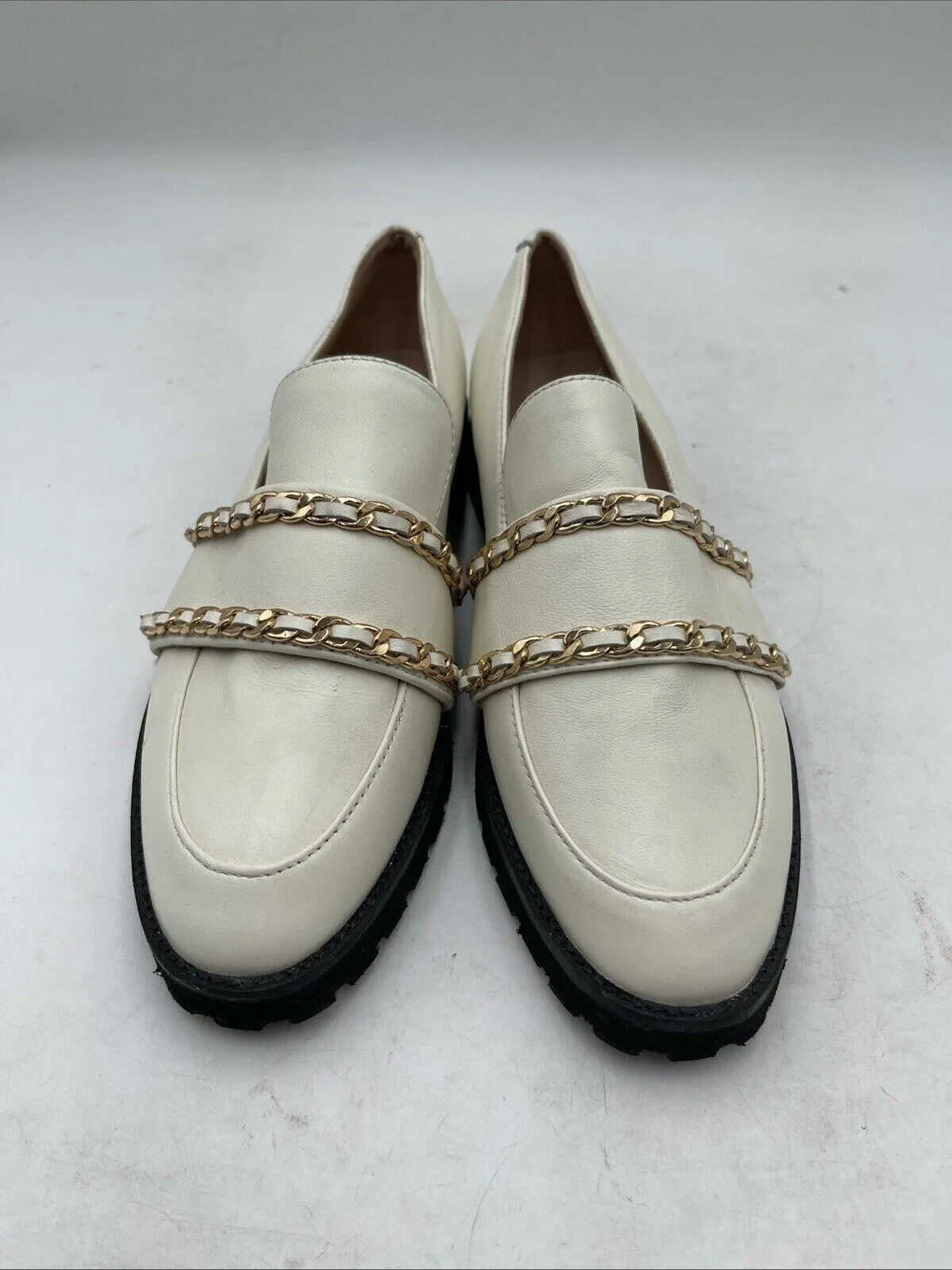 Karl Lagerfeld IRENE White Chain Embellished Leather Round Toe Loafers Size 6M - Very Good
