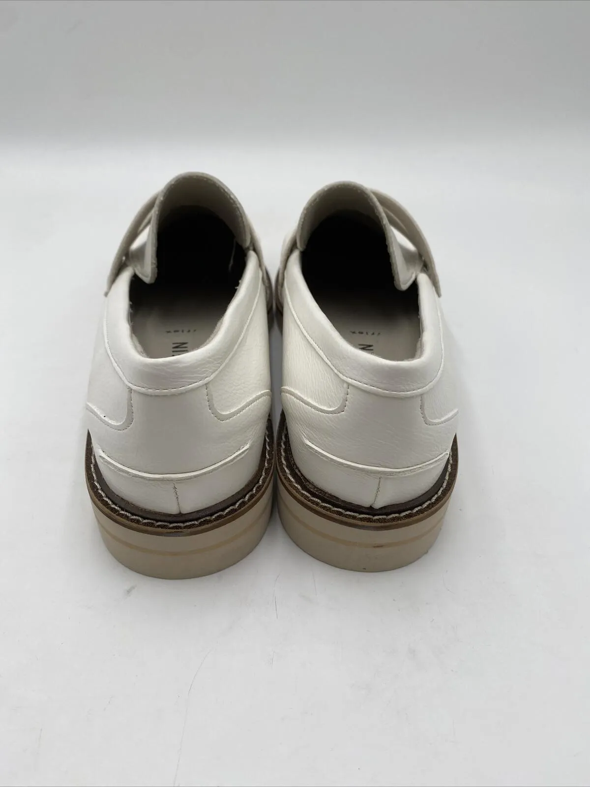 NWOB Women’s Anne Klein Everly Penny Loafers White Size 7.5M - Like New