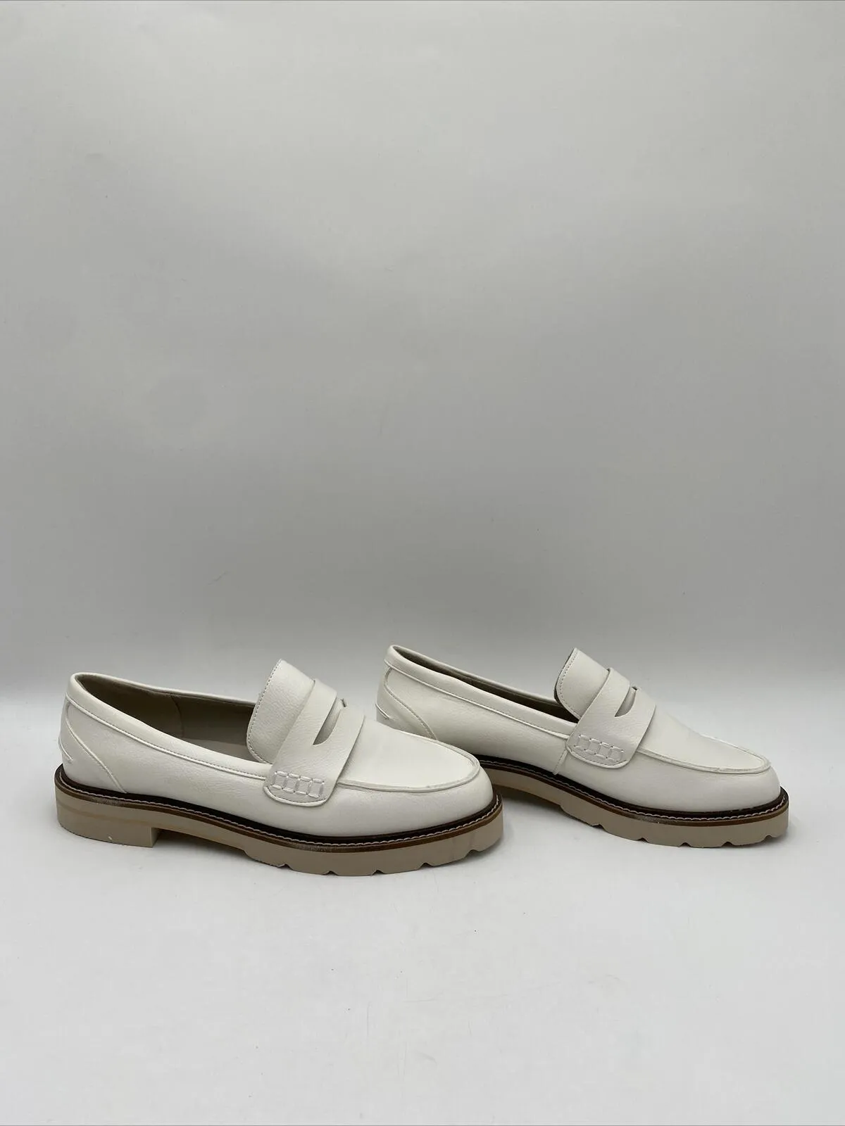 NWOB Women’s Anne Klein Everly Penny Loafers White Size 7.5M - Like New