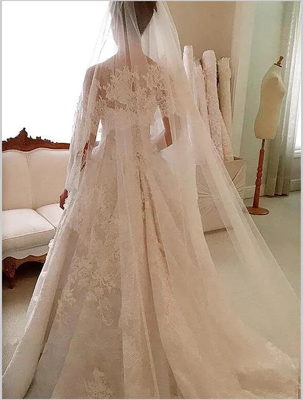 Princess Lace Applique Round Neck Wedding Dresses Court Train Dress