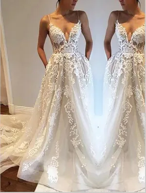 Princess Tulle V-neck Wedding Dresses,Spaghetti Straps Court Train Wedding Dresses