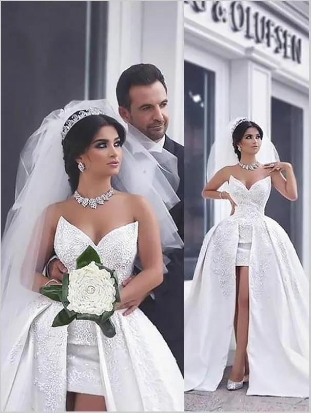 Sweetheart Beading Satin Sleeveless Wedding Dresses Chapel Train Ball Gown