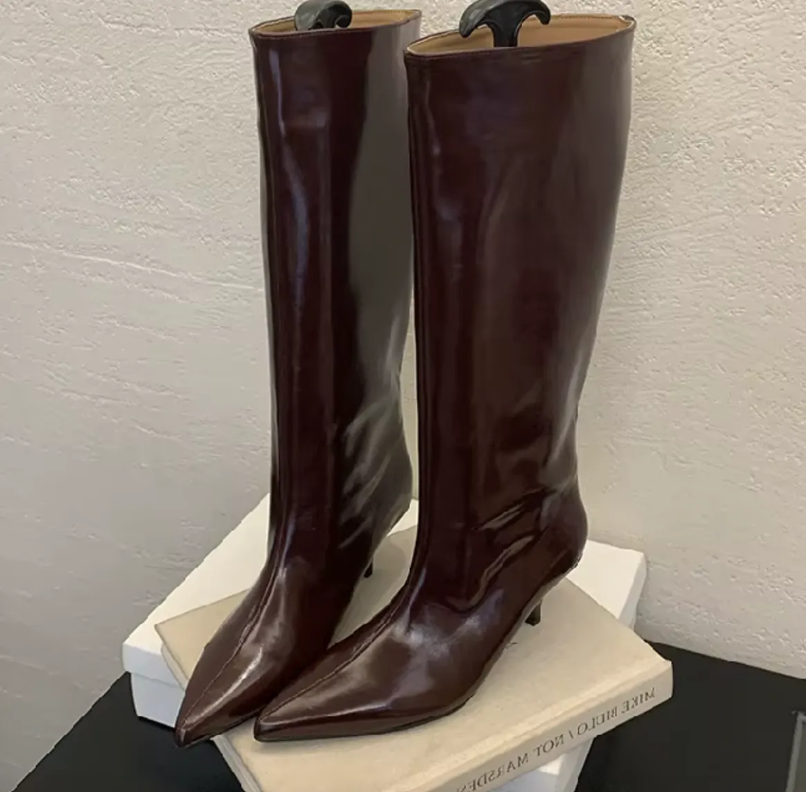 THEIA KNEE HIGH KITTEN HEEL BOOTS