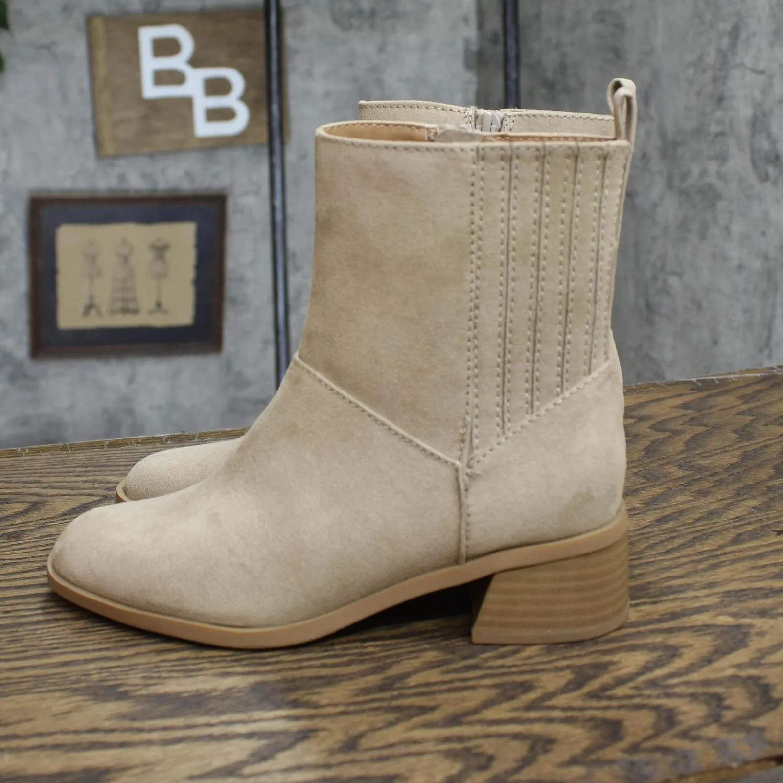 Universal Thread Low Block Ankle Boots with Memory Foam Insole Taupe Brown 5.5M