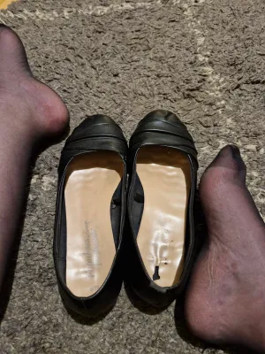 Well Worn Black ballerina Flats / UK6