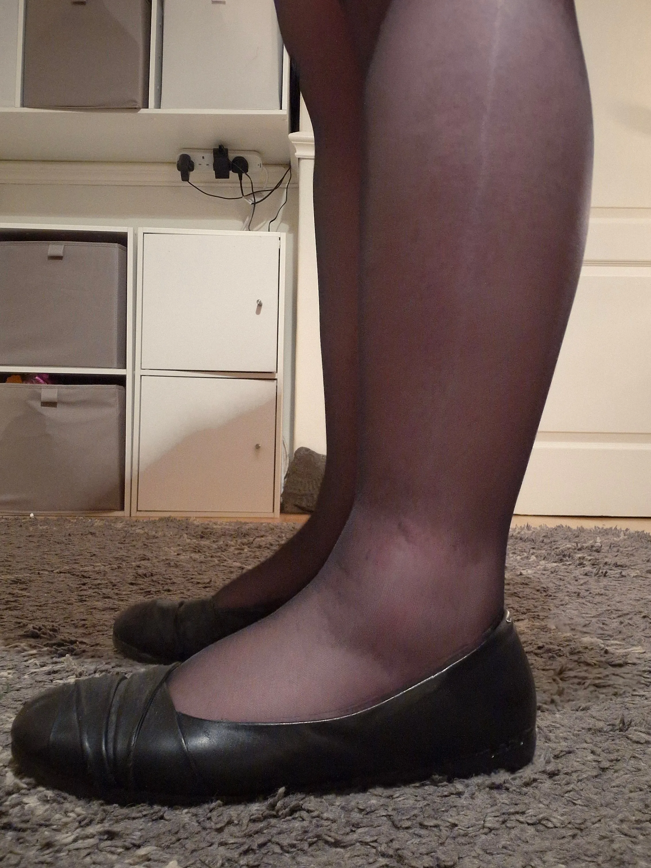 Well Worn Black ballerina Flats / UK6